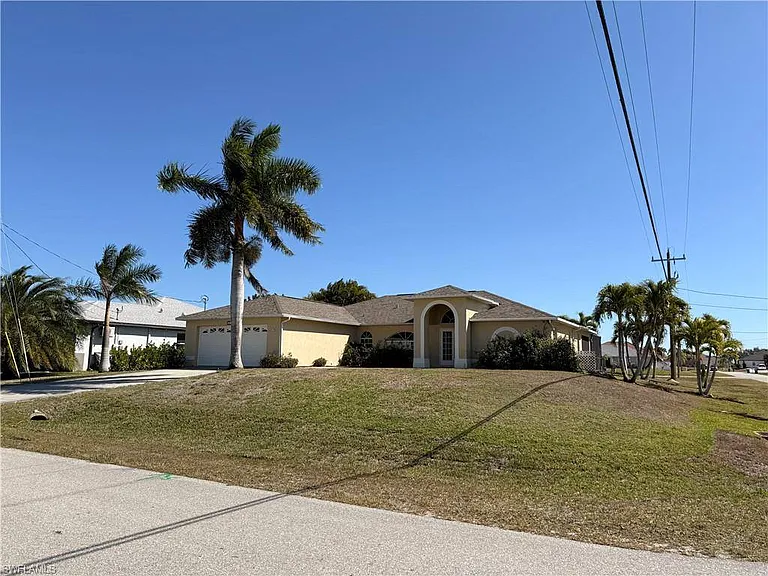 3737 SW 12th Pl — Photo 2