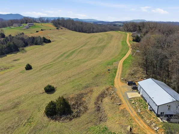 411 Saint James Rd, Greeneville, TN 37743