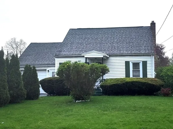 13 Ellmore Dr, Whitesboro, NY 13492