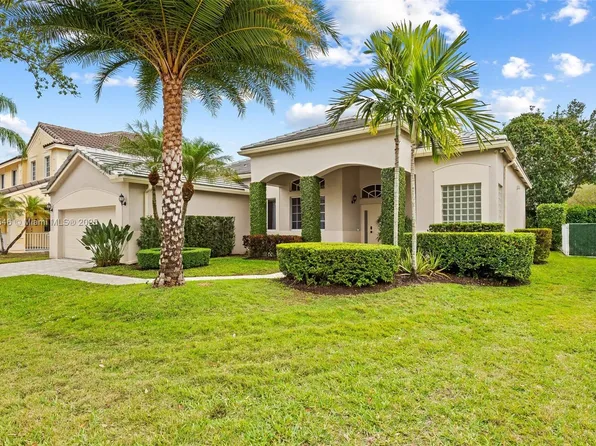 821 Crestview Cir, Weston, FL 33327