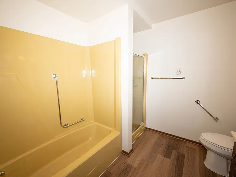 Freedom Ring Apartments — Photo 11