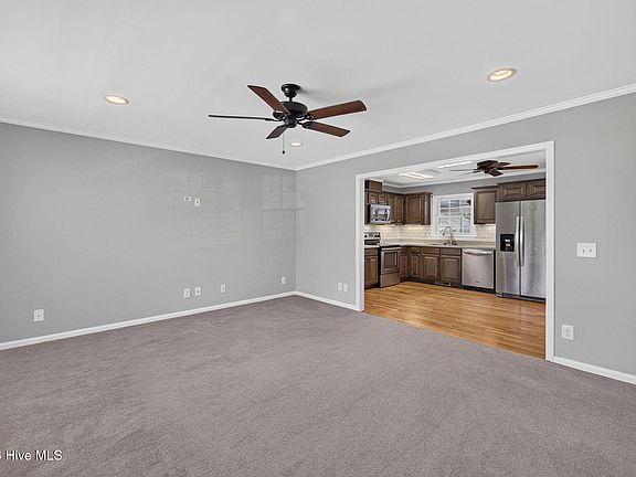 5th image of 319 Silva Terra Drive