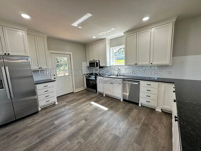 14701 SE 36th St — Photo 9