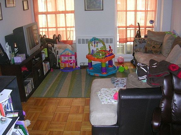 4th image of 517 E 77th St APT 3