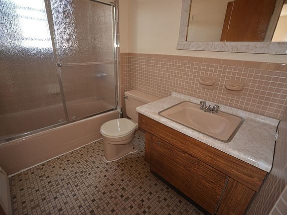 4th image of 34-29 43rd St #2B