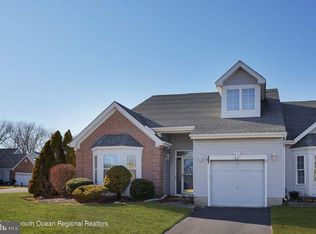 92 Chain Blvd, Bayville, NJ