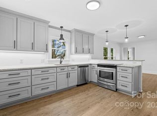 3823 Sulphur Springs Rd NE, Hickory, NC 28601