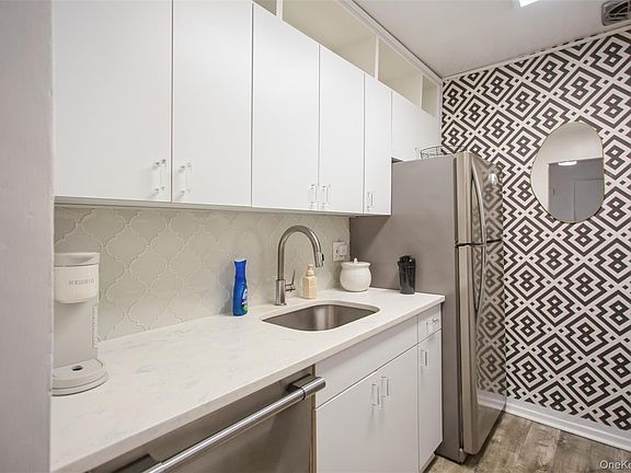 2nd image of 711 Shore Road #2C