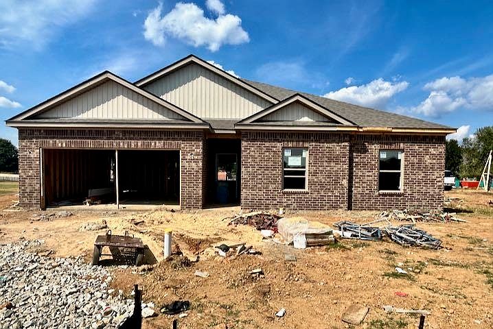 1st image of 140 Daisy Dr