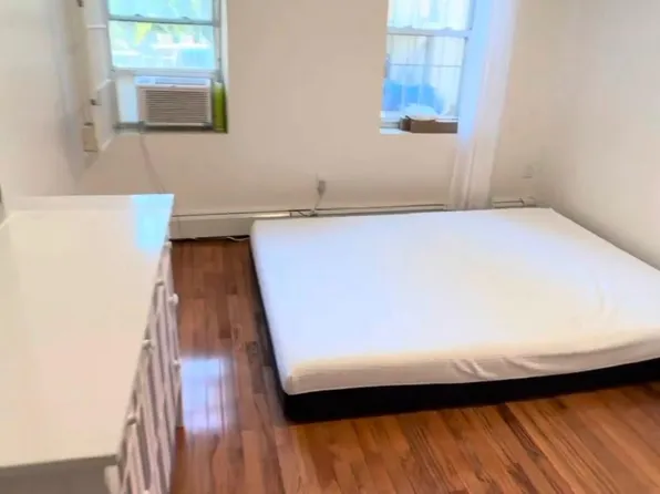 244 Woodbine Street image 9 of 9