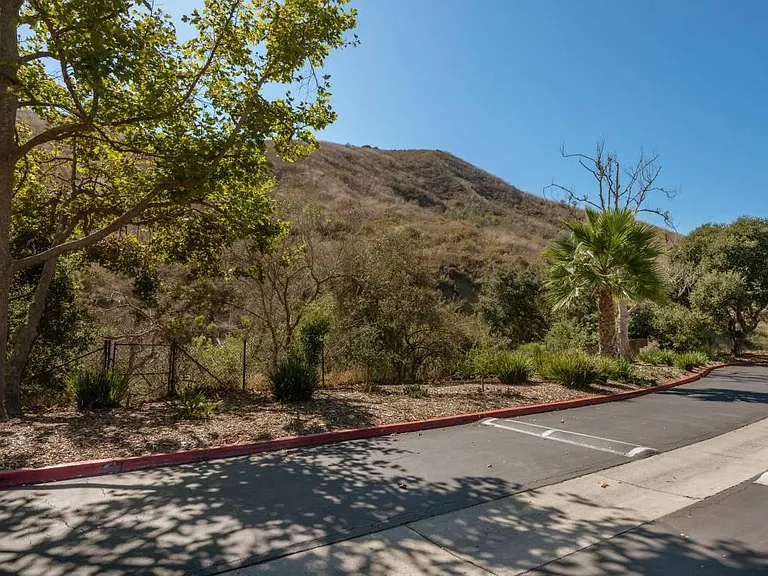 1225 Rebecca Ln #B — Photo 20