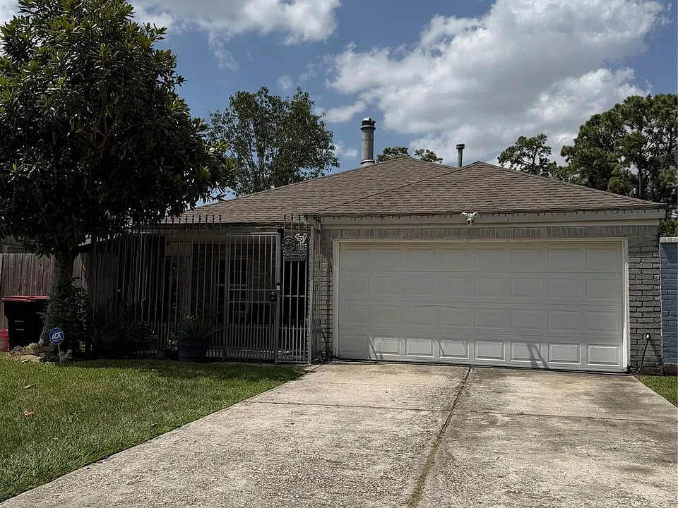 11835 Greencanyon Dr