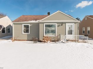 1671 Crestwood Rd, Mayfield Heights, OH 44124