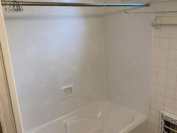 4th image of 8125 Hickory St
