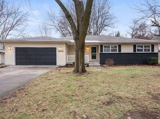 3816 Woodland Ct, Davenport, IA 52807