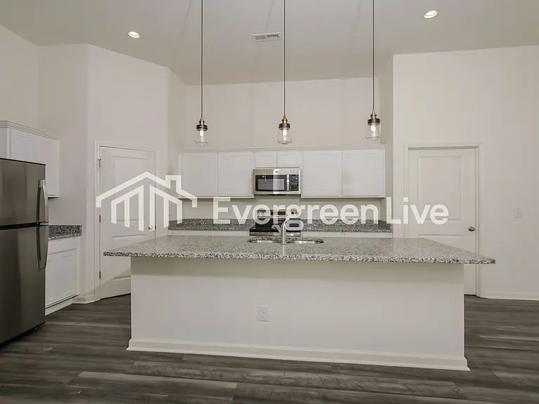 604 Berkeley Glen Rd — Photo 5