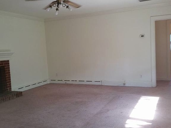 3rd image of 716 Byswick Ln
