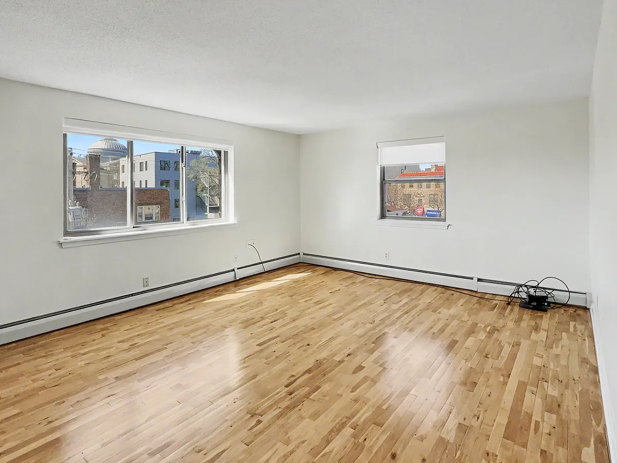 Building Photo - 2727 W 43rd St #408