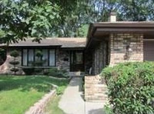 907 Hillview Dr, Lemont, IL