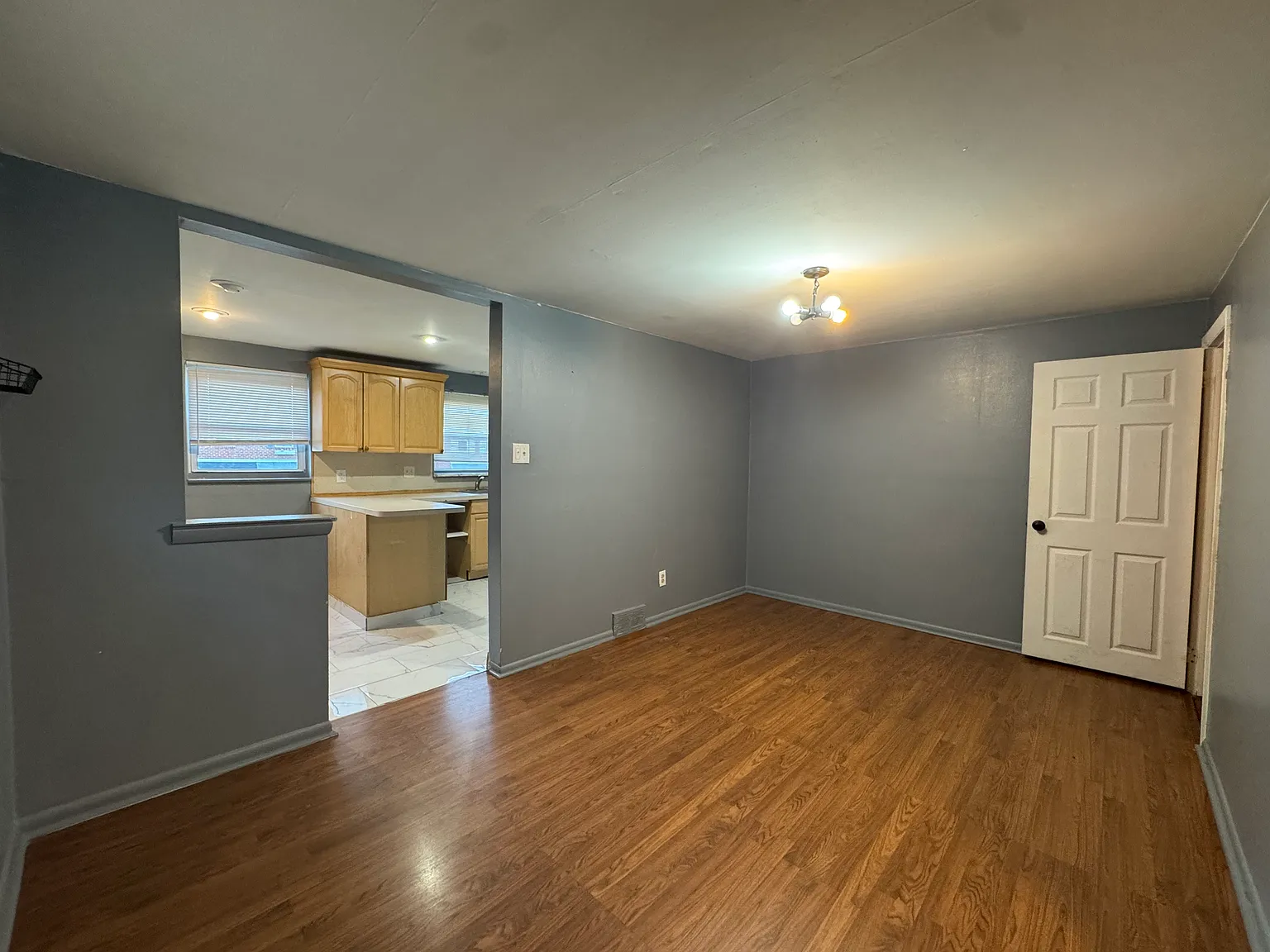4 bed, 1370 sqft, $2,250 — Photo 2