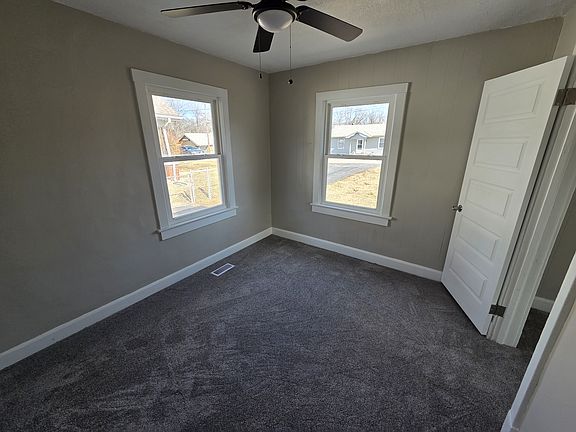 4th image of 4306 N Spruce Ave