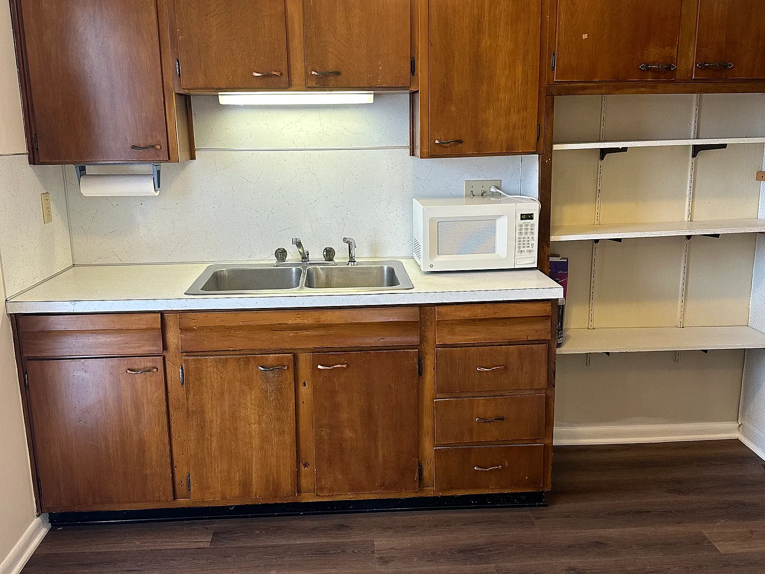 307 N Pearl St — Photo 2