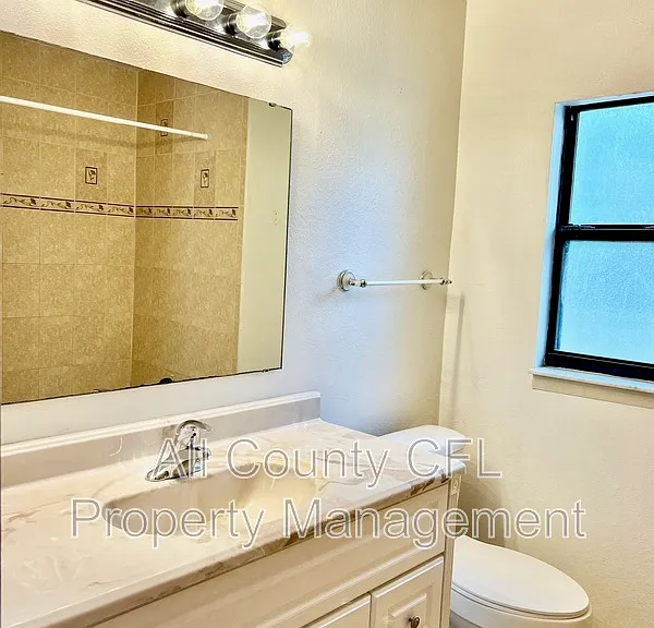 718 Buckminster Cir — Photo 13