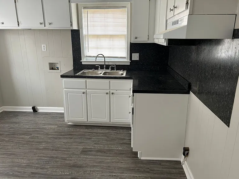 412 Kingston Ave — Photo 15
