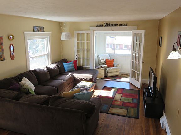 Hardwood floors in livingrm