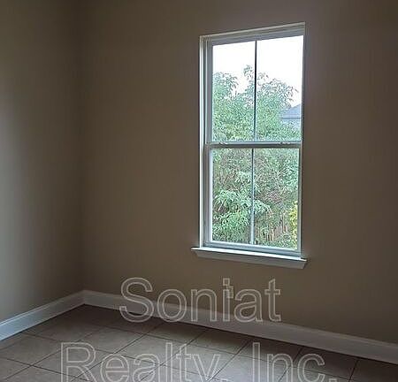 4th image of 4124 Eagle St