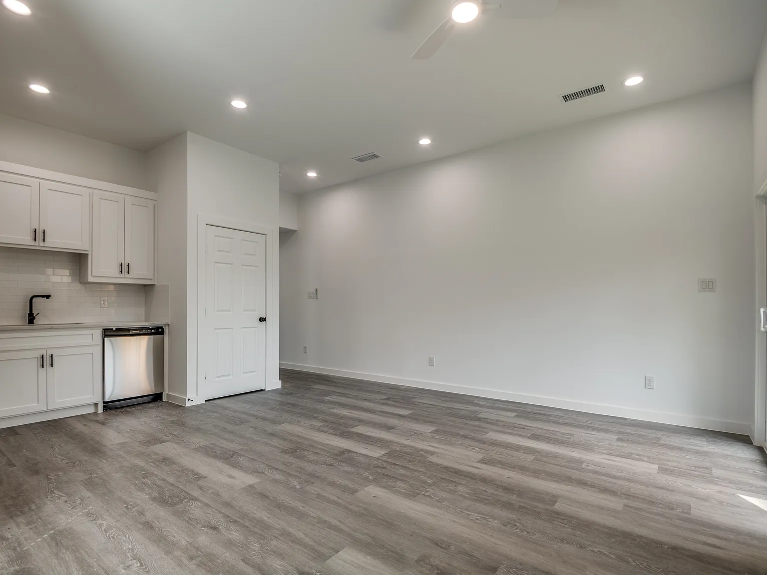 3305 Mineola St, Greenville TX 75401 - A — Photo 4