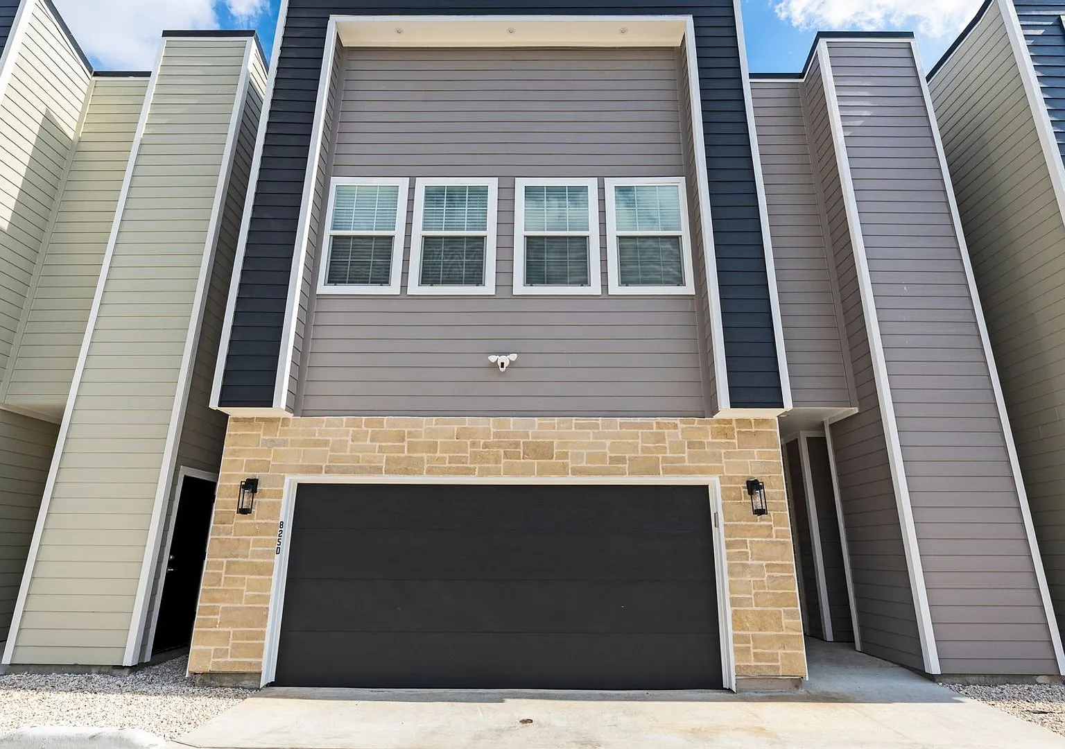 Charming 3BR House in Houston — Photo 1