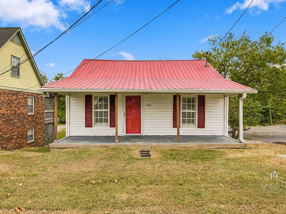709 S Main St