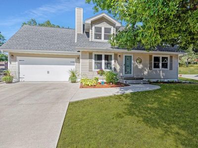 204 E Caulder Cir, Des Moines, IA, 50315