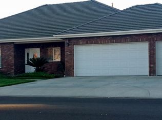 457 E Sherwood Ct, Hanford, CA 93230