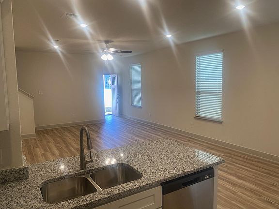 5th image of 7518 Gramercy Way