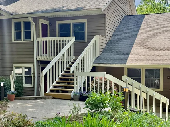 8 Creekside Ln, Asheville, NC 28803