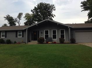 306 North Dr, Mount Carmel, IL 62863