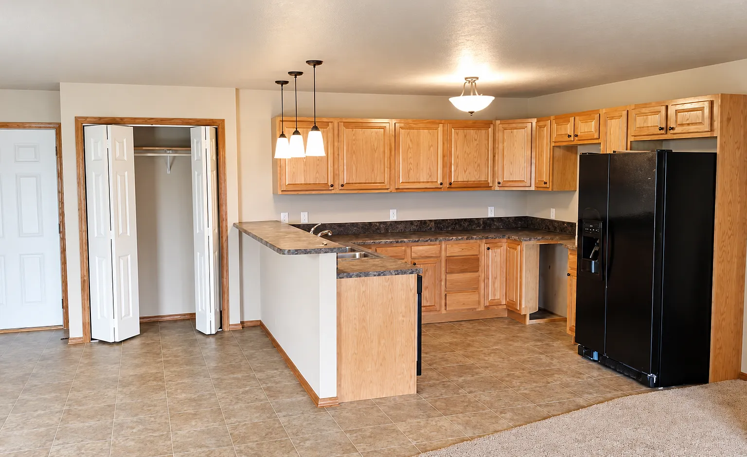 3 bed, 1500 sqft, $1,650 — Photo 4