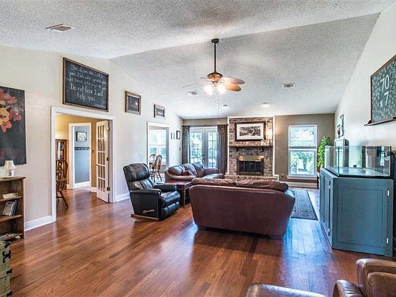 2nd image of 3877 Sailwind Dr