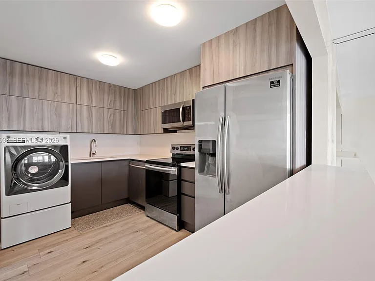 1901 Brickell Ave #B2004 — Photo 6