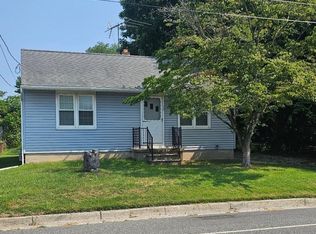 734 E Oxford St, Vineland, NJ 08360