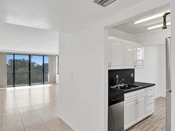 2nd image of 1465 NE 123rd St #323