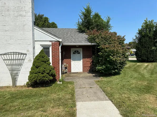 32711 Fruehauf Rd, Fraser, MI 48026