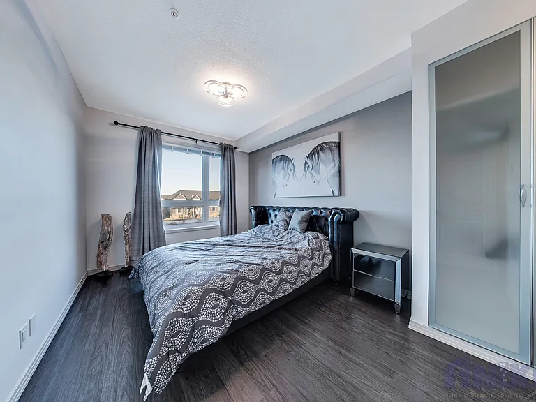 223 Evergreen Sq #212 — Photo 5