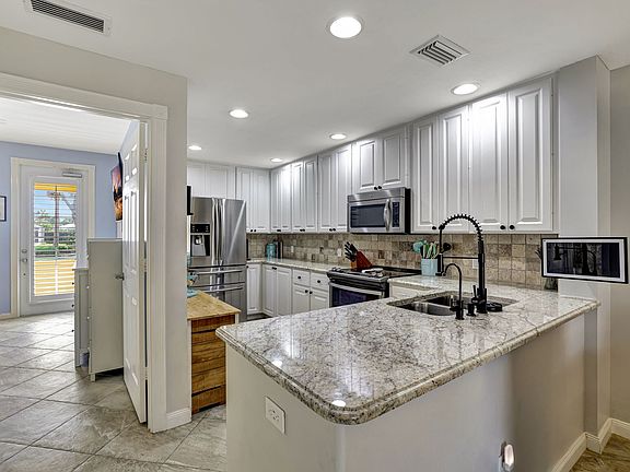 4th image of 29048 Alessandria Cir