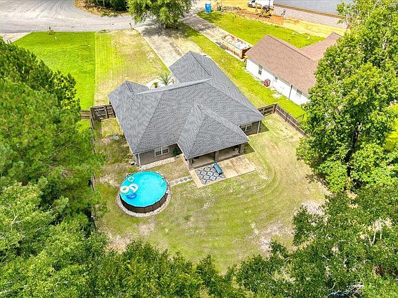 3rd image of 127 Fairway Dr