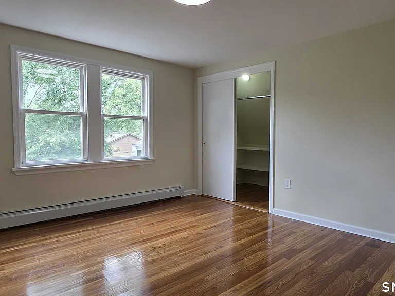 782 Center St — Photo 27
