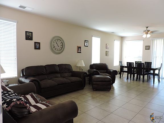 3rd image of 279 W Cozumel Dr