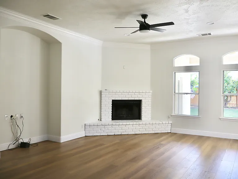 368 W Vermont Ave — Photo 5